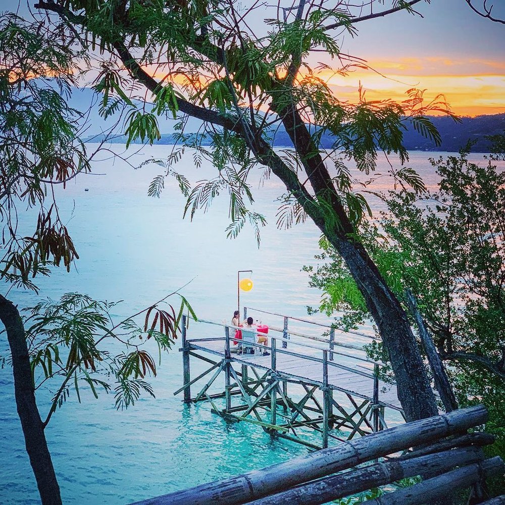 bluewater sumilon romantic dinner by the pier