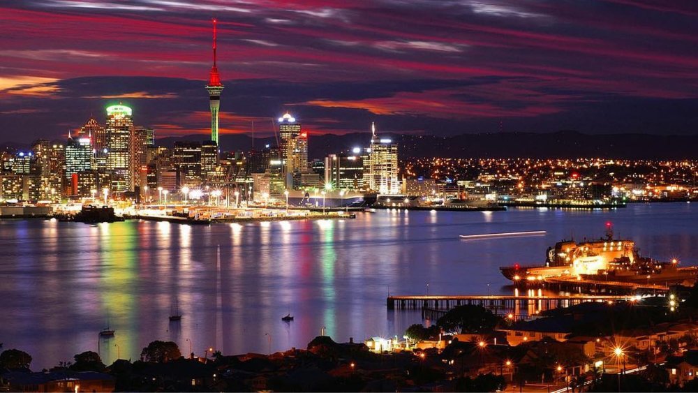 A stunning nighttime view of Waitemata Harbour. Image credits @kennymuir on Instagram