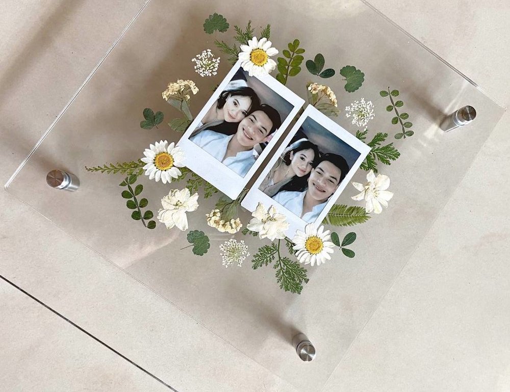 Lesfleur Malaysia Pressed Preserved Flowers Frame shop local for custom Raya gift