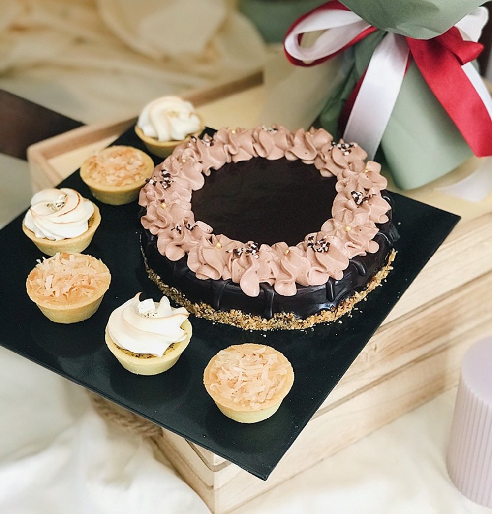 Ling's Kitchen Home Baker Tarts & Quiches shop local for Raya kuih