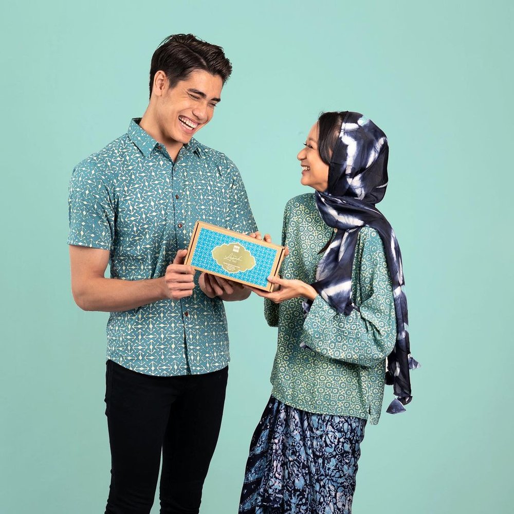 Batik Boutique Handcraft Batik Gift Set shop local for batik kain Raya