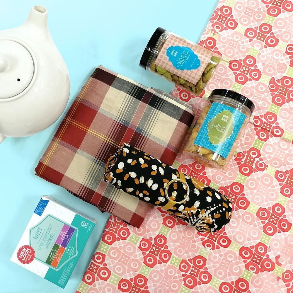 Batik Boutique Handcraft Batik Gift Set shop local for batik kain Raya