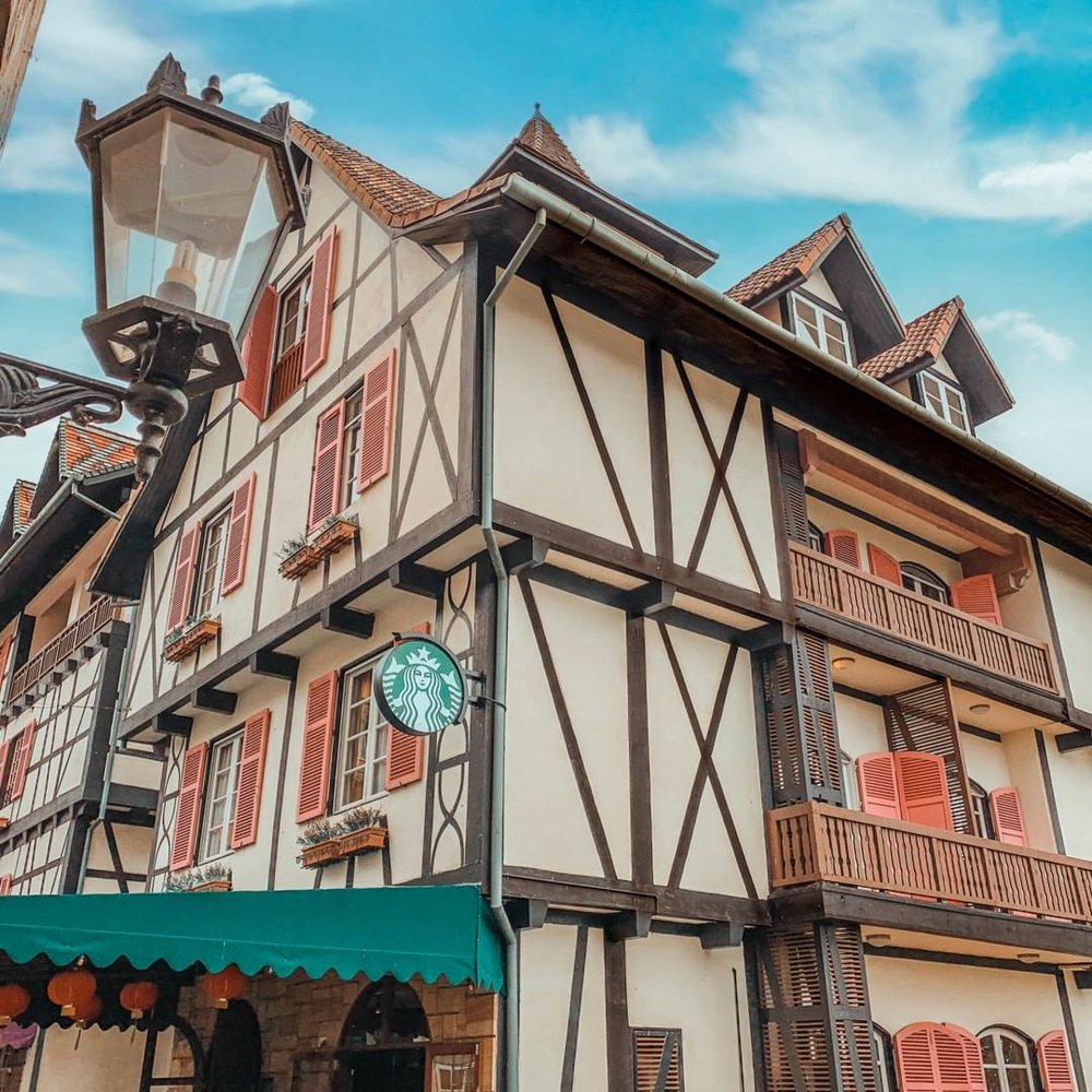 Starbucks at Bukit Tinggi French Village Colmar Tropicale Berjaya Hills