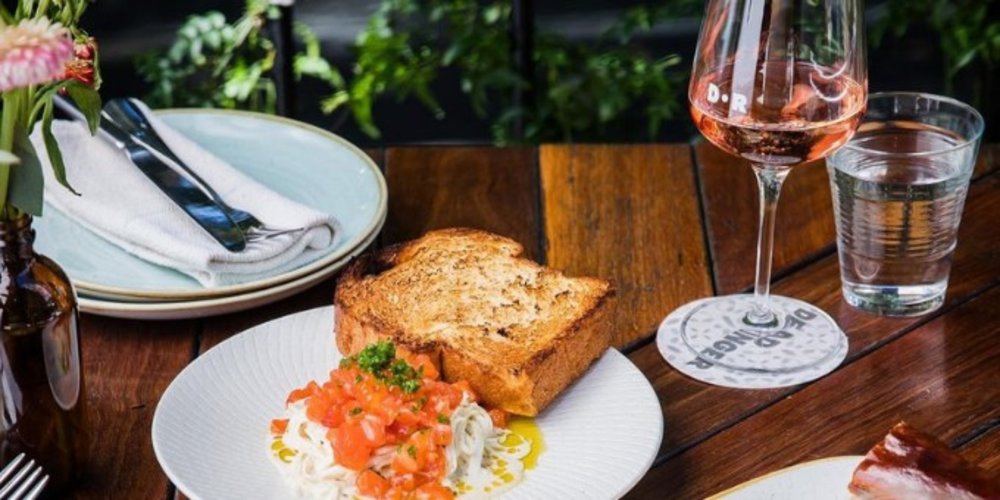 With different bottomless brunch drink package options, Dead Ringer is sure to please everyone! Image credit: @deadringersydney on Instagram. Source: https://www.instagram.com/p/CB40KfejO5d/ 