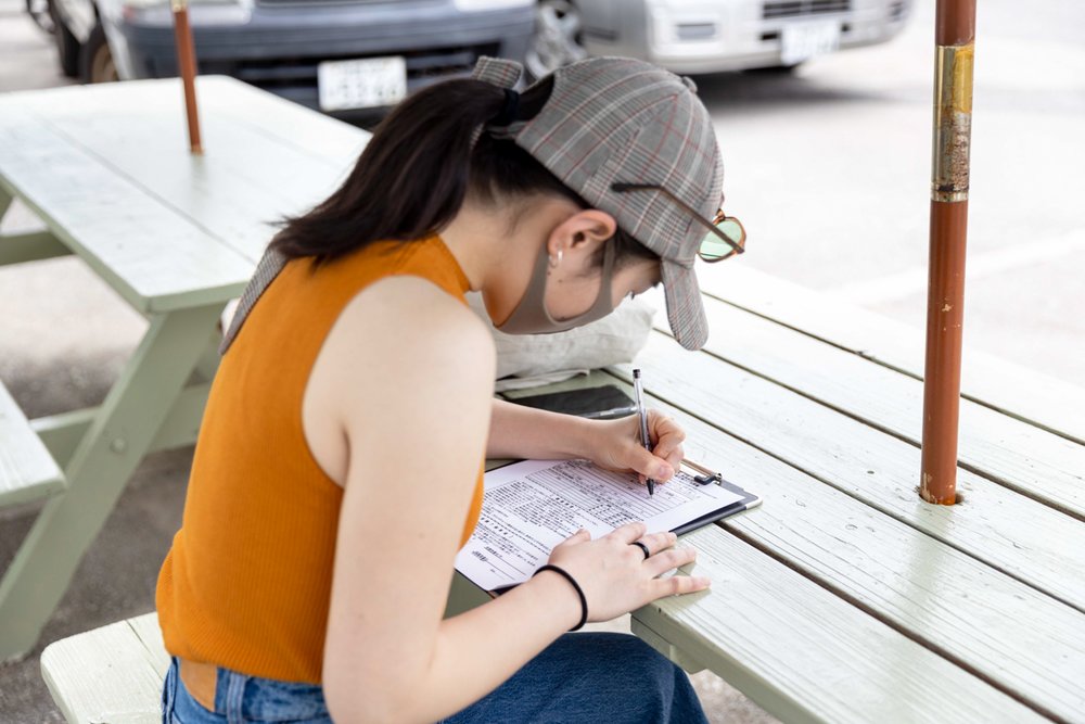 参加申込書に健康状態や緊急連絡先などを記入