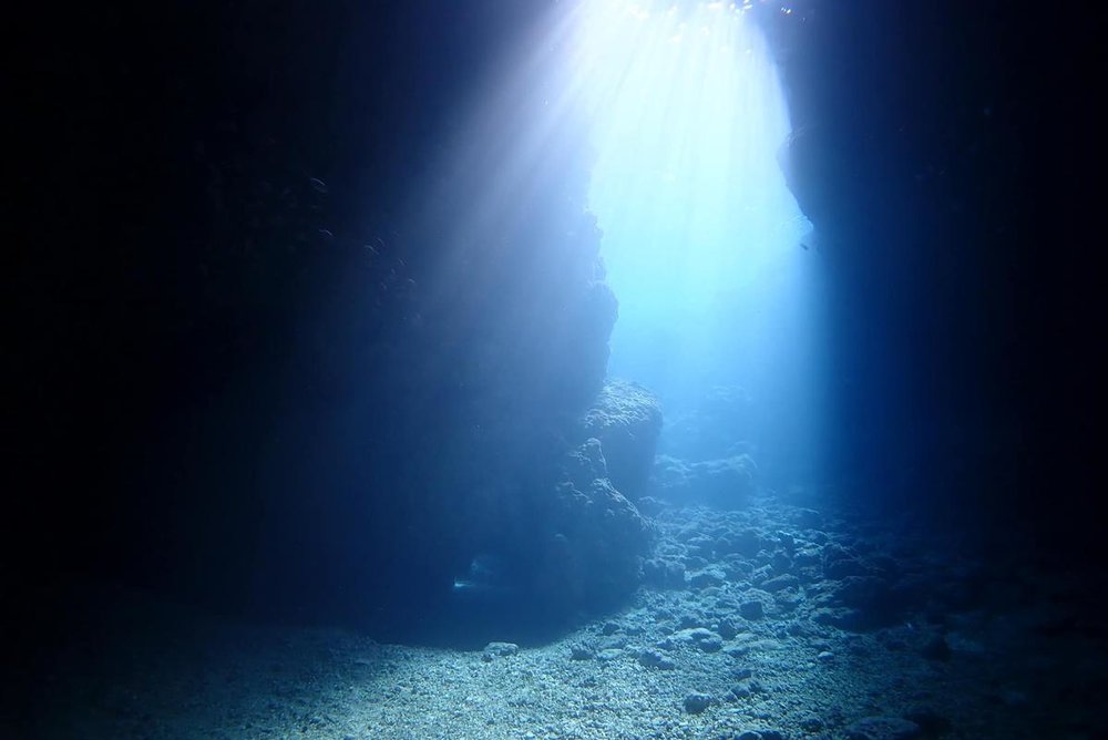 青の洞窟 入り口（人無し）UGC