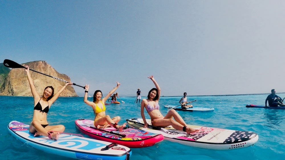 在龜山島划 SUP 欣賞牛奶湖特殊海景