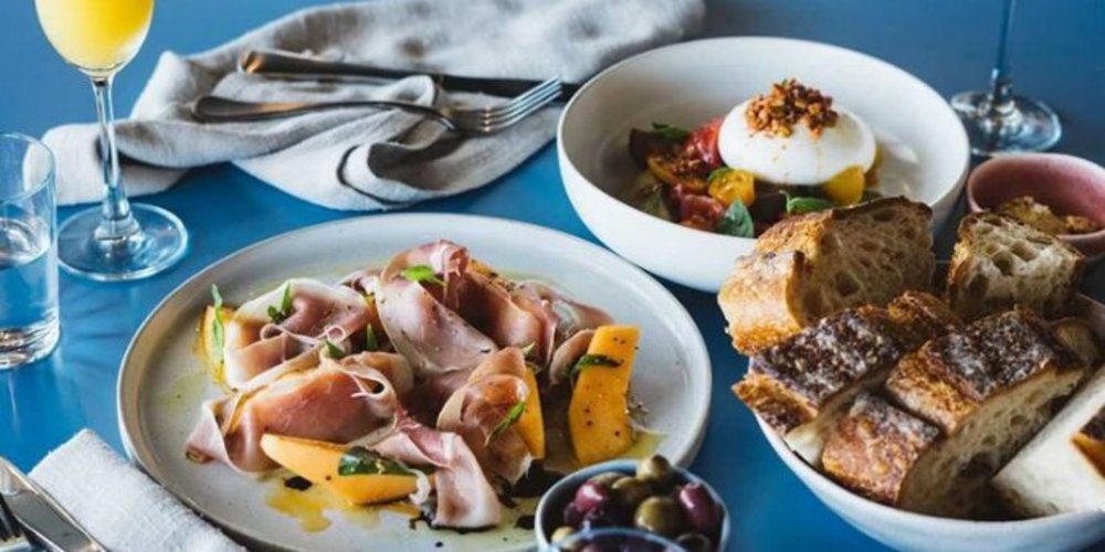 Good vibes only at Rocker Bondi with bottomless booze flowing and disco tunes playing all afternoon long. Image credits: @rockerbondi on Instagram. Source: https://www.instagram.com/p/B3JBTUjgUGo/ 