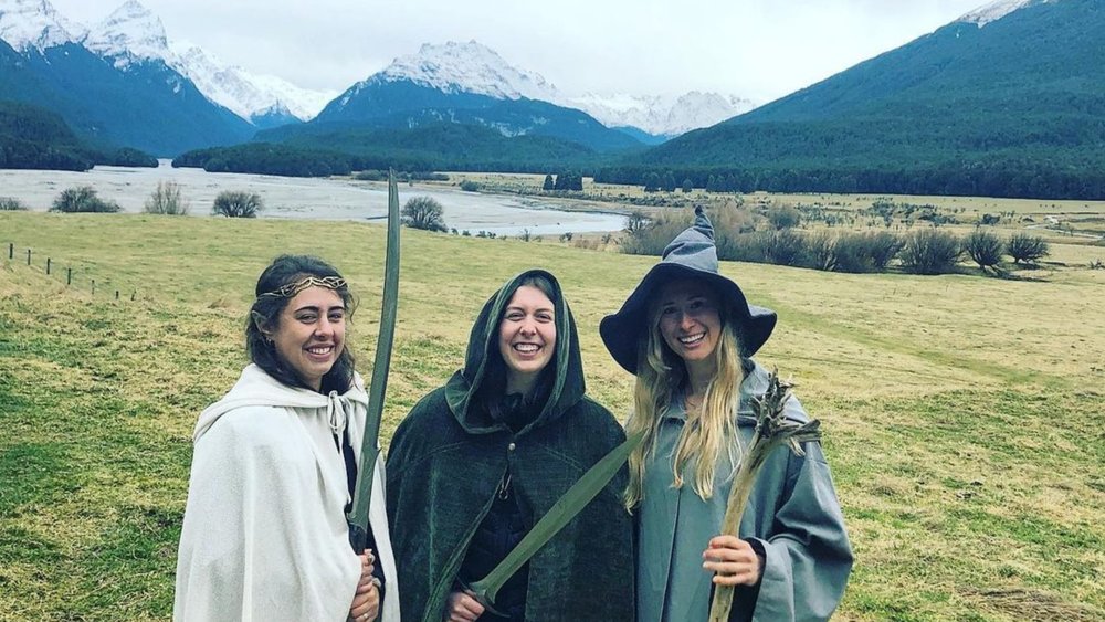 Relive your favourite scenes in authentic costumes and props! Credits: @katriel_klein