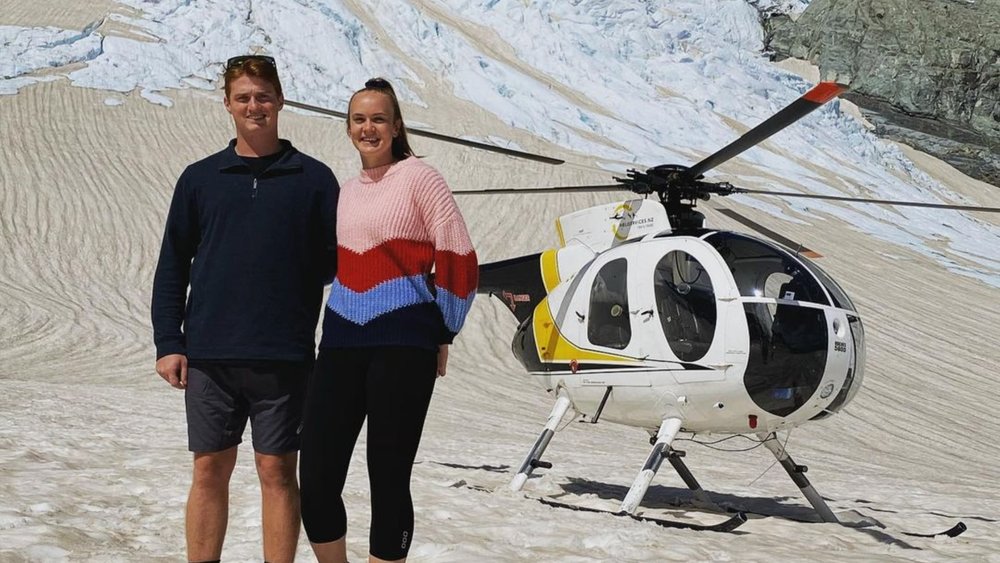 We recommend heli hiking to people who enjoy off-trail adventures! Credits: @laurenberridgee