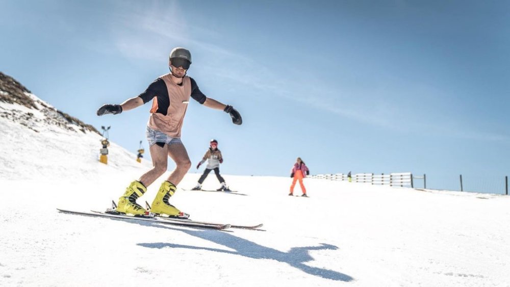 Whether you’re a seasoned skier or a beginner, you’ll love Coronet Peak! Image credits @coronetpeak on Instagram
