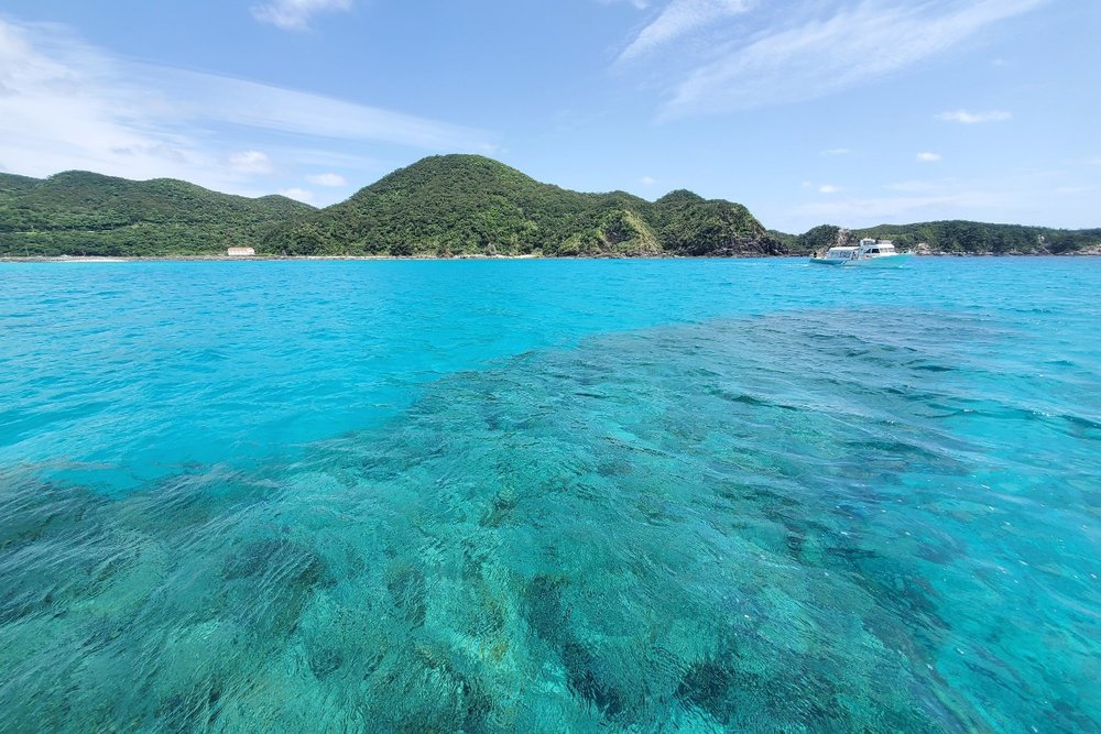 とかしくビーチの沖