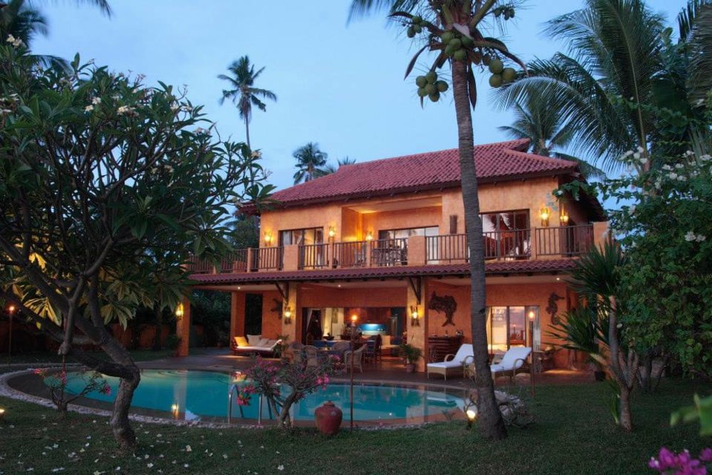 Cebu Beach House Villa exterior with pool