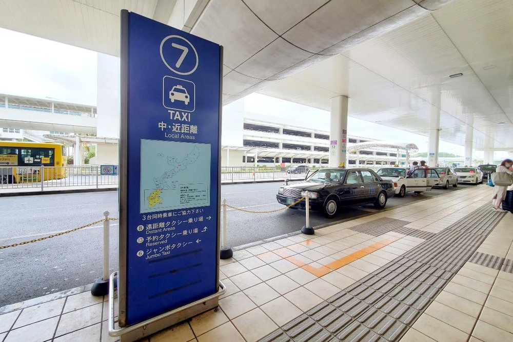 那覇空港タクシー乗り場