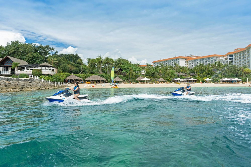 jet skis at shangri-la mactan cebu