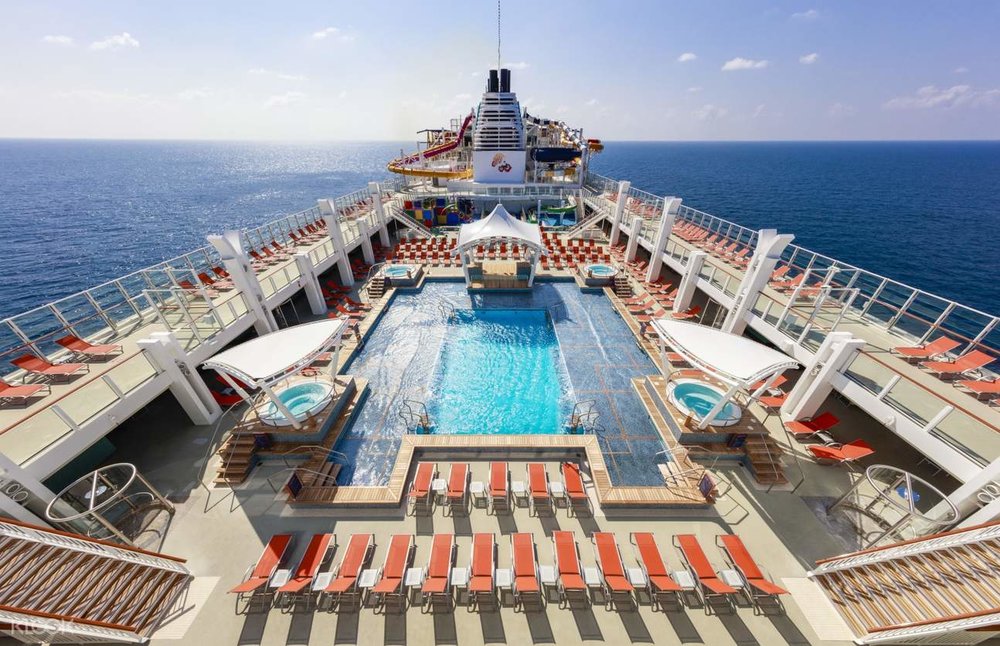 Main Pool Deck Genting Dream
