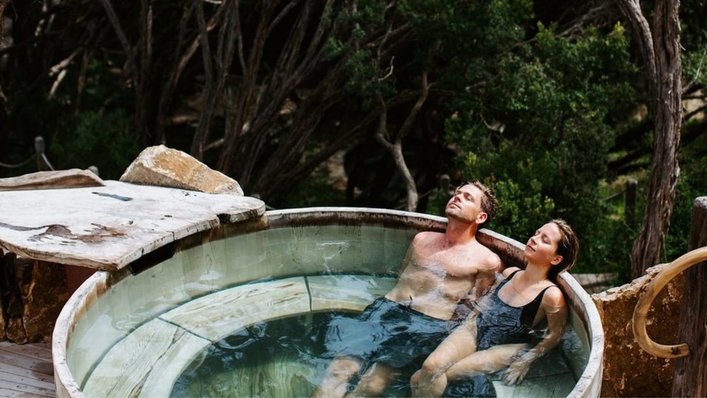 Nothing beats relaxing together for a romantic date. Image credits: @peninsulahotsprings