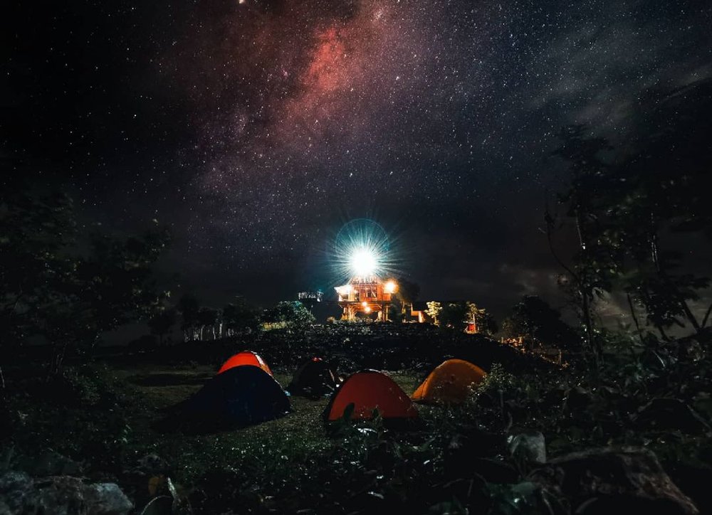 sky full of stars in northern cebu campsite