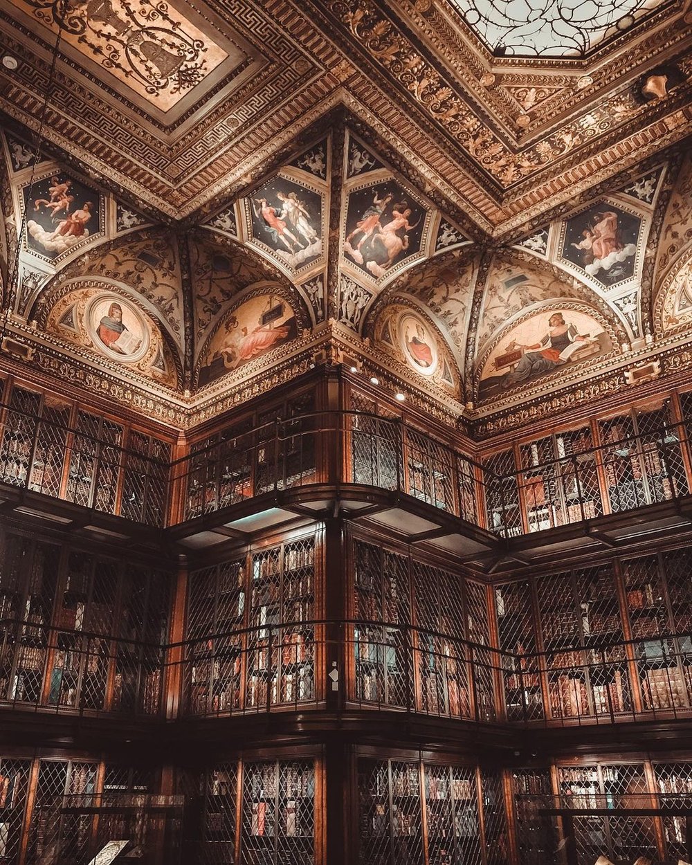 15 Most Beautiful Libraries In The World: From Grand Historical ...