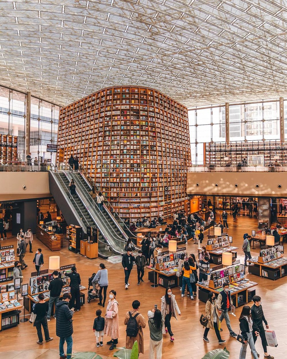Starfield Library COEX Mall in South Korea most beautiful library in the world