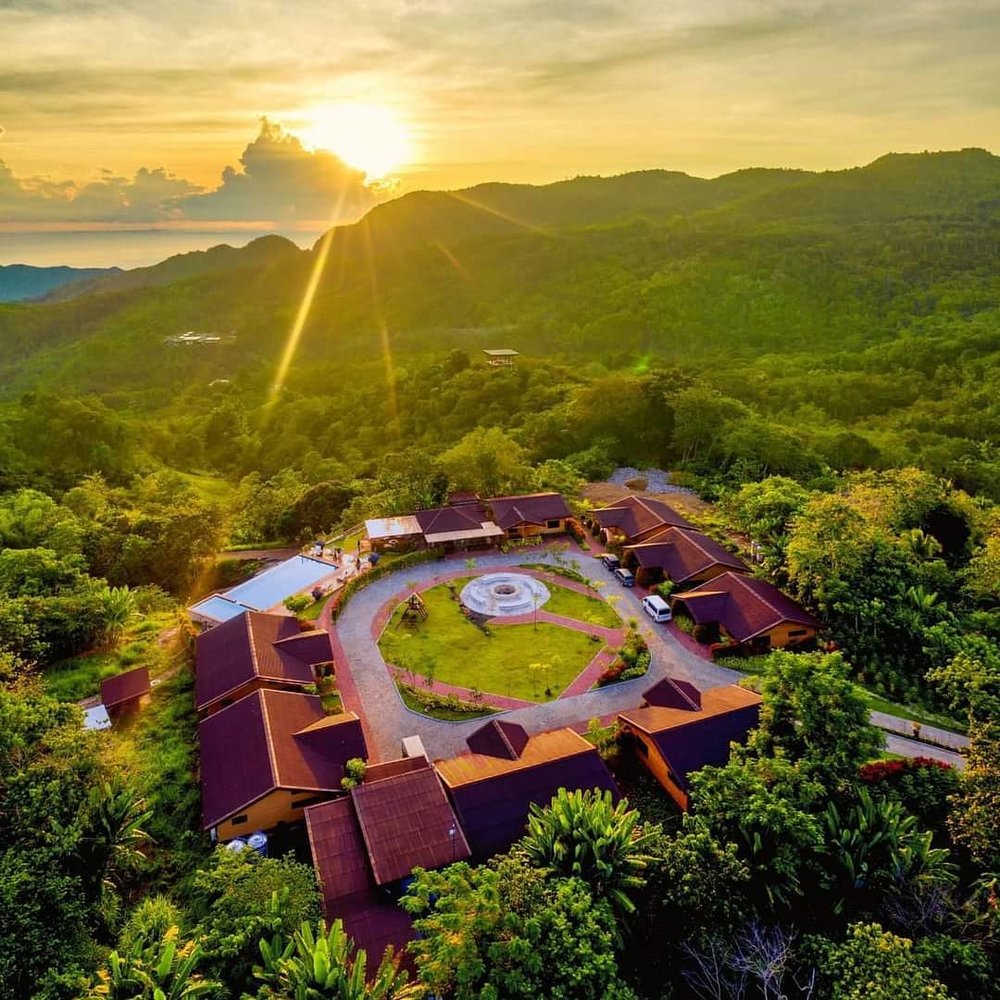 exterior of cebu safari sunset 