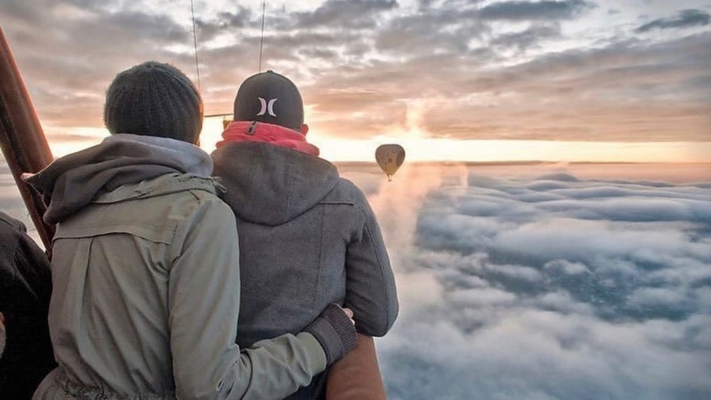 Rise above the clouds on this hot air balloon flight! Image credits: @hotairballoons_geelong 