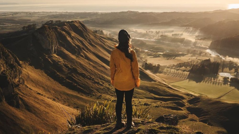 Take a hike and reach Te Mata Peak for the most amazing views! Image credits: @scotthowes