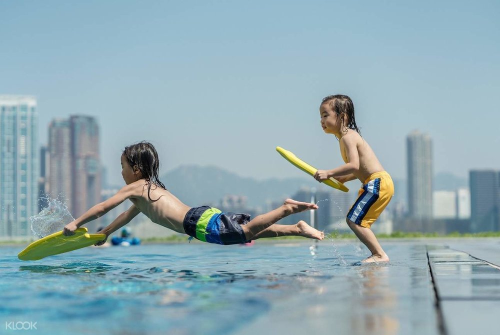 Four Seasons Hotel Hong Kong Pool