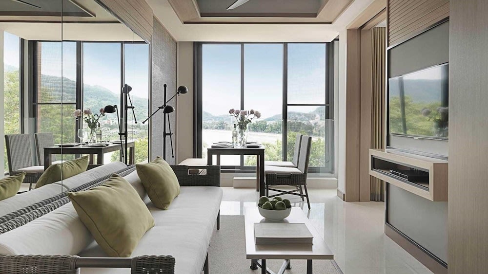 โรงแรม หาดป่าตอง