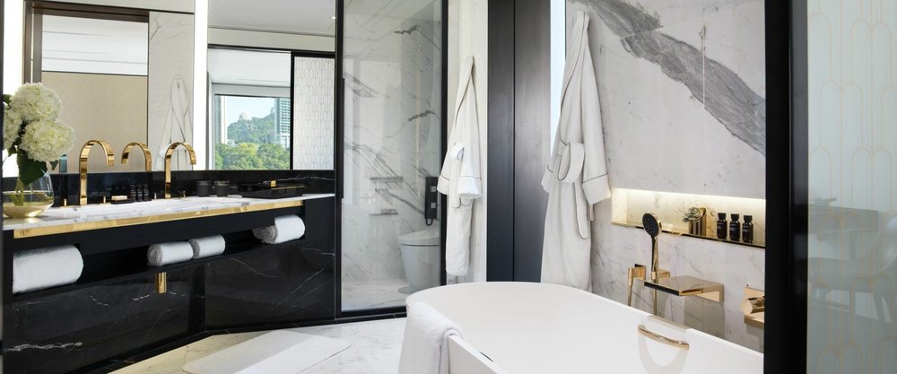 white marble bathroom at murray hong kong