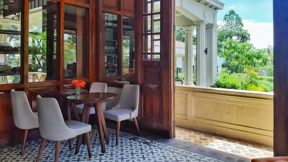 vintage aesthetic restaurant in Cebu