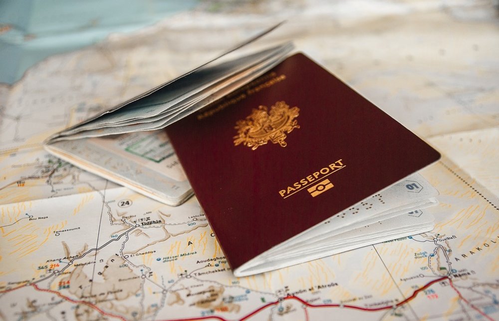 passport and map 