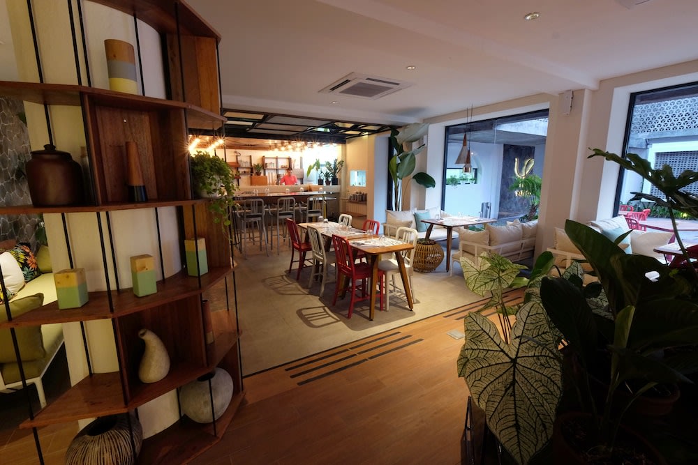 Restoran YATS Colony Hotel Jogja - 1000 x 660