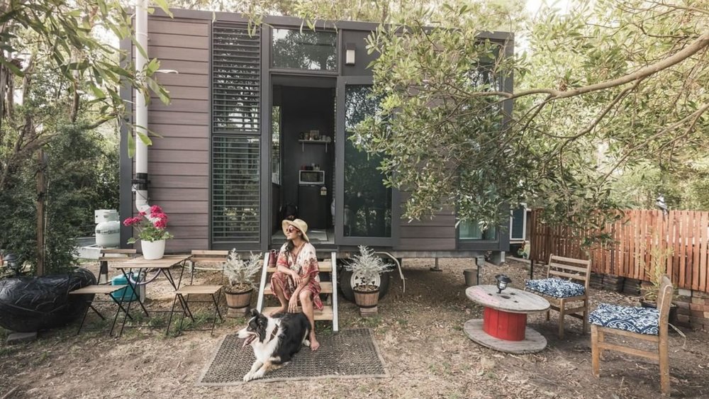 You never have to leave your best mates behind anymore with pet-friendly tiny houses! Credits: @tiny.away