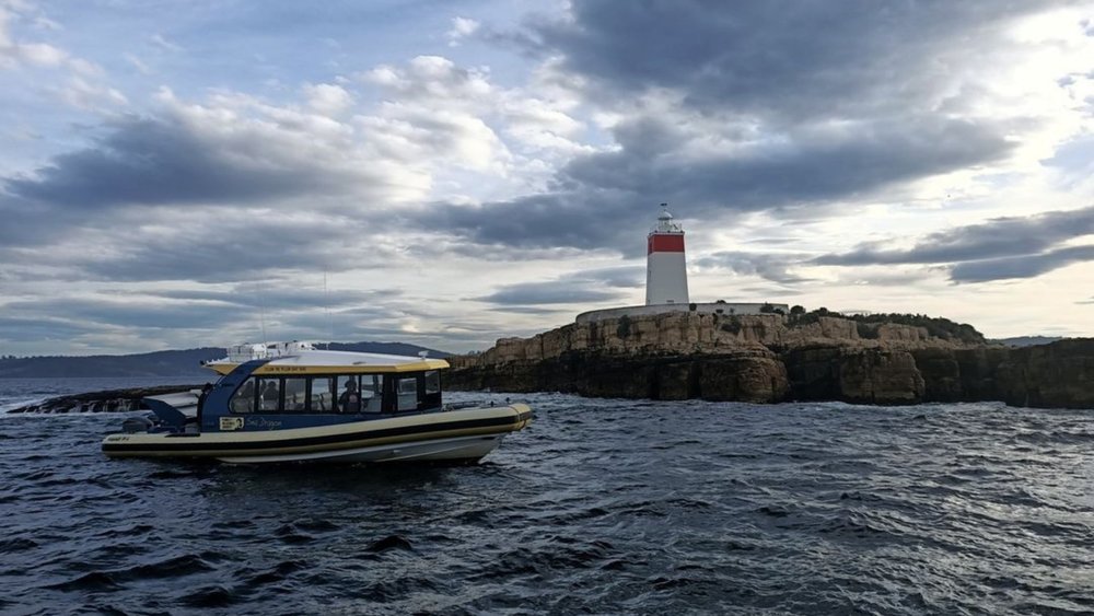 Don’t miss the chance to see Tasmania’s oldest lighthouse! Credits: @pennicottjourneys