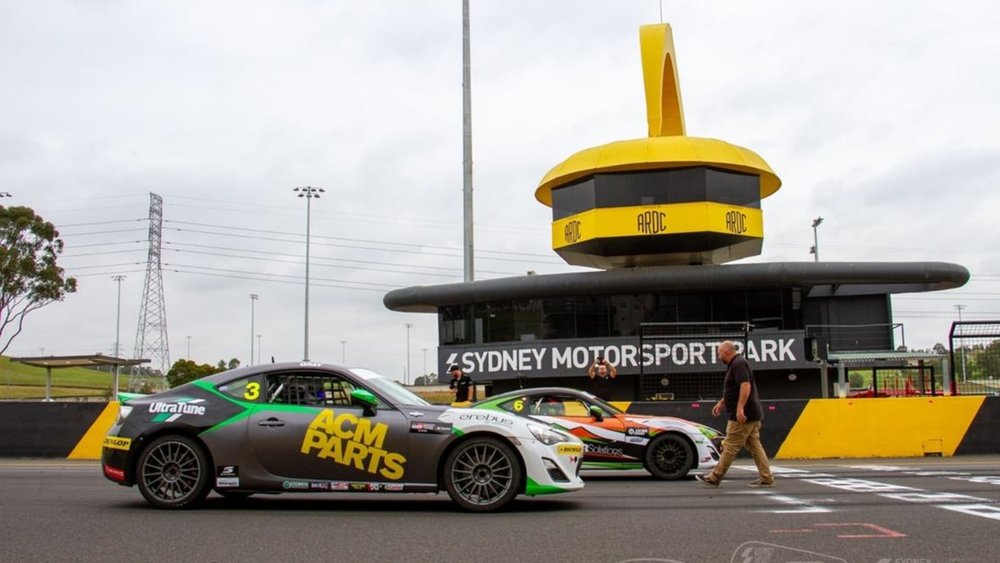 Satisfy your need for speed with the V8 supercar! Image credits: @sydneymotorsportpark on Instagram