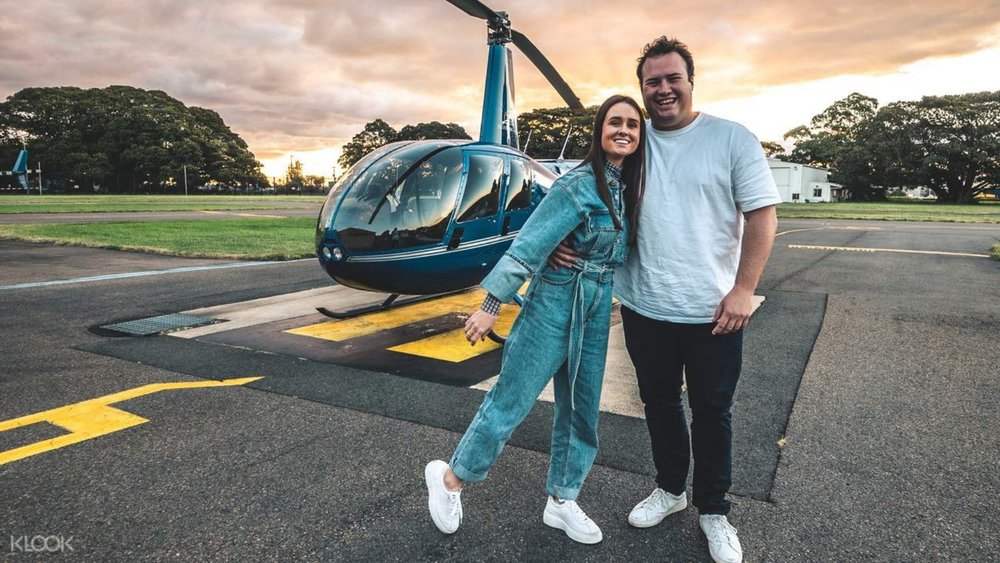 Enjoy a scenic helicopter flight over Sydney Harbour with dad