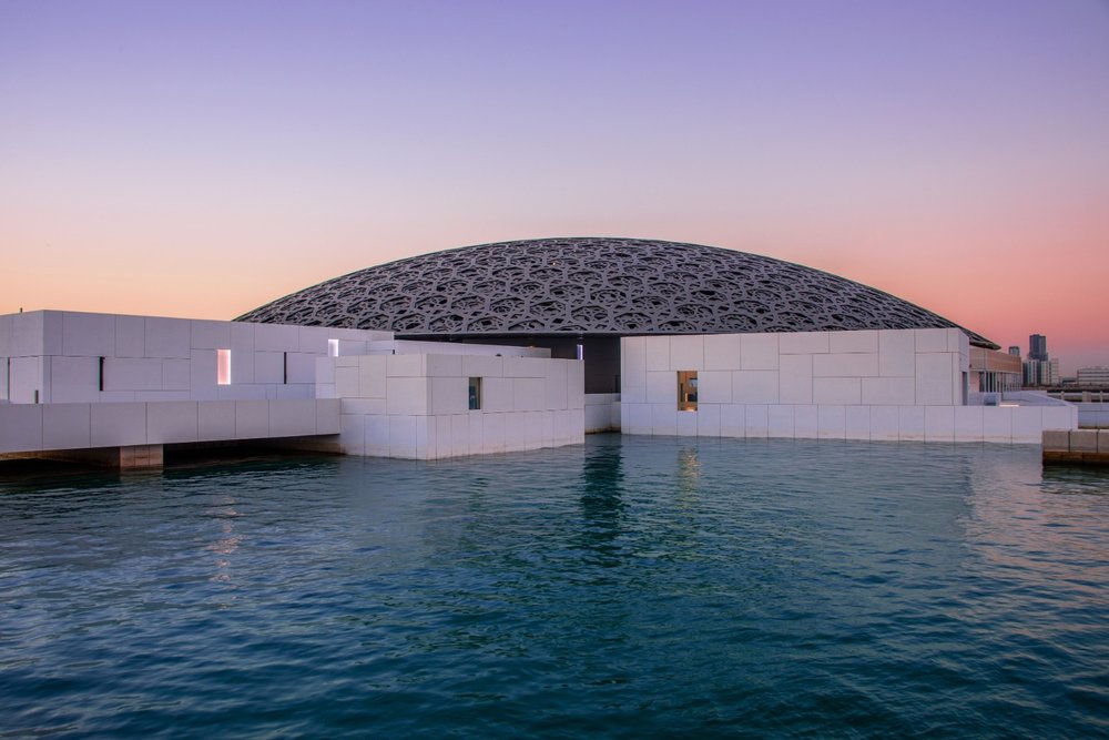 overview of the louvre abu dhabi