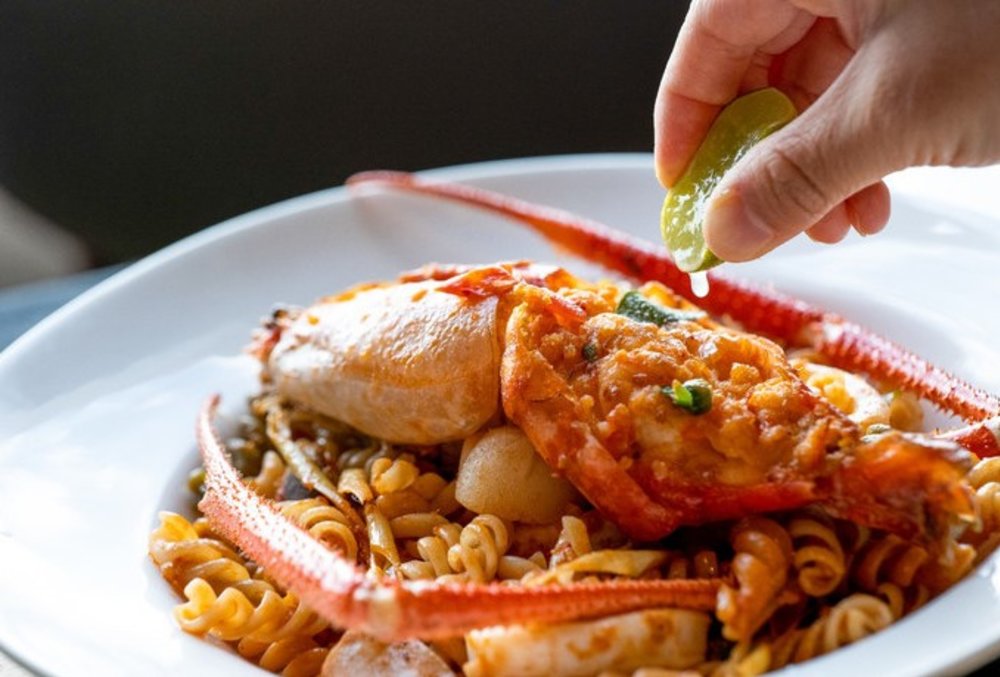 K11 MUSEA Greyhound Café Galleria lobster