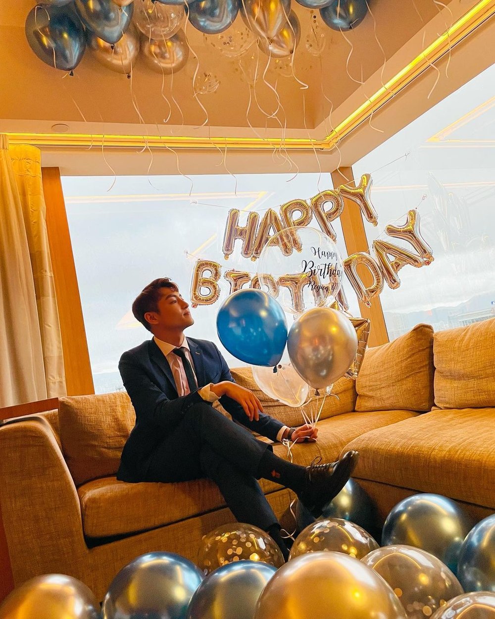 房間處處都是拍照的好地點,不妨花心思打扮,為大日子拍下來,保留美好的回憶。(Instagram @regancheungg 圖片)