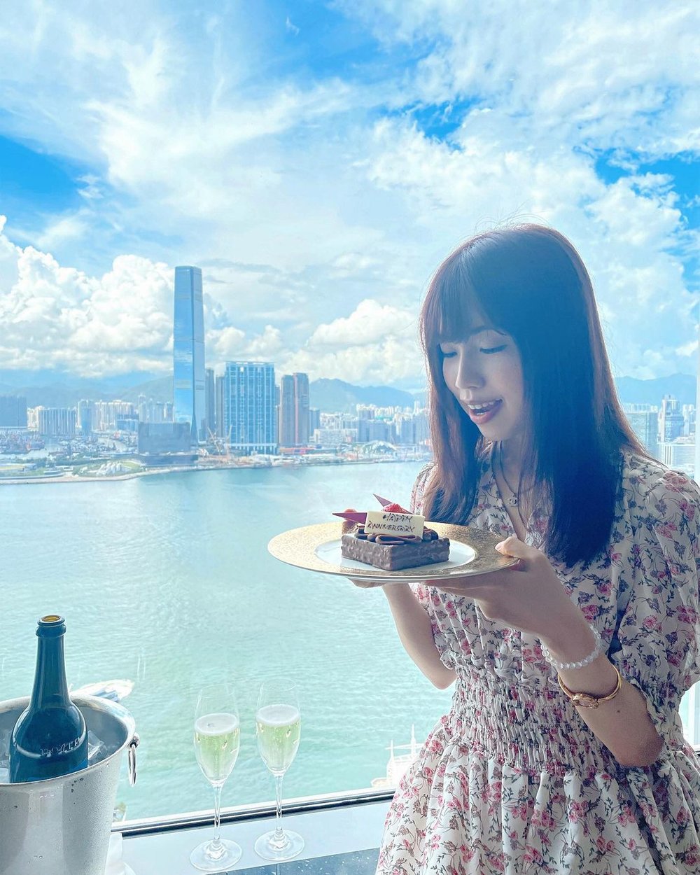 four seasosns 四季酒店 房間樓層夠高 景觀一流 部份更有海景或山景 慶祝生日時可享絕美景色 Instagram @vvvina.t 圖片