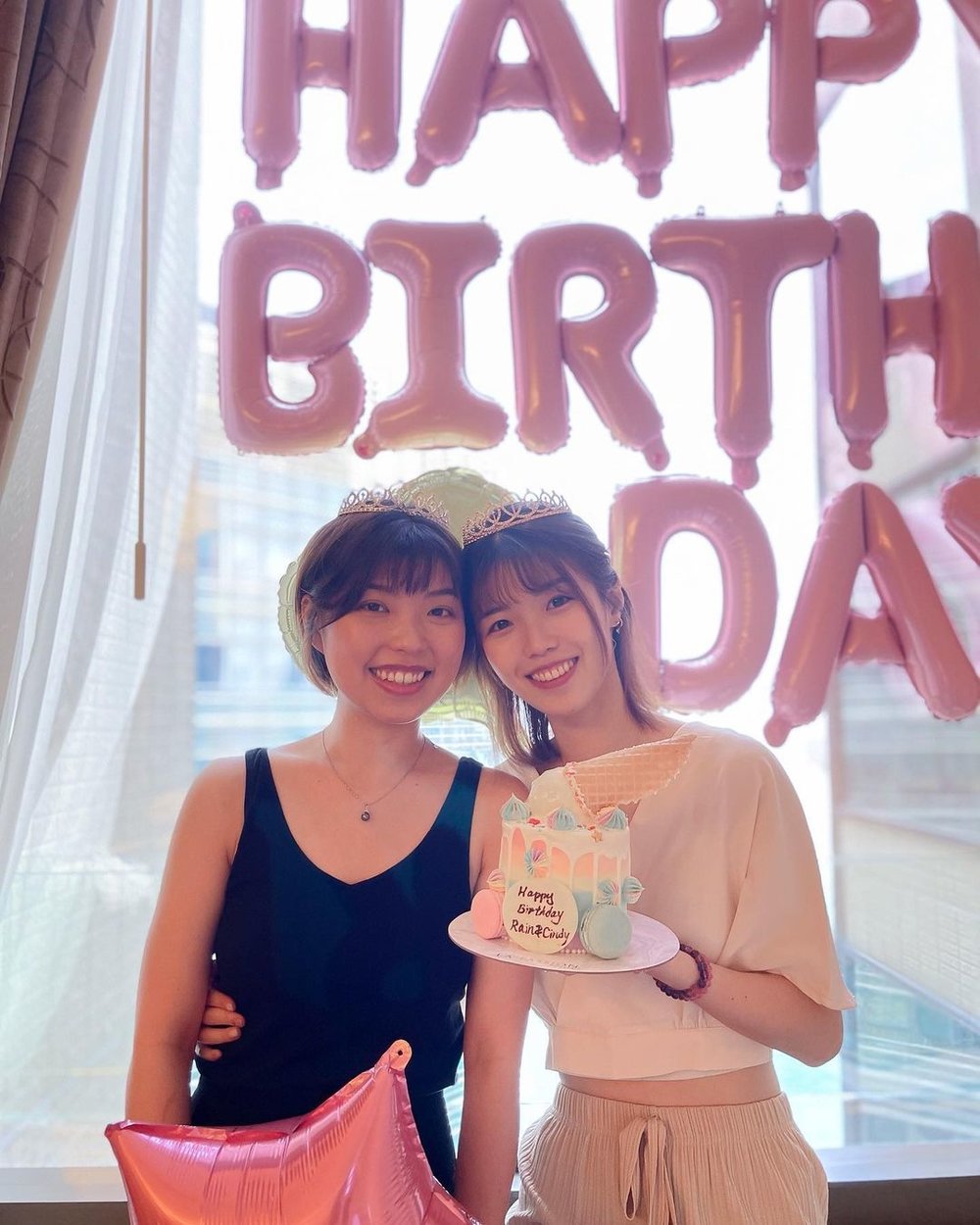 海景房有大片落地玻璃賞海景,而且附近沒高樓阻檔,私密度更高。(Instagram @rainrainyt 圖片)