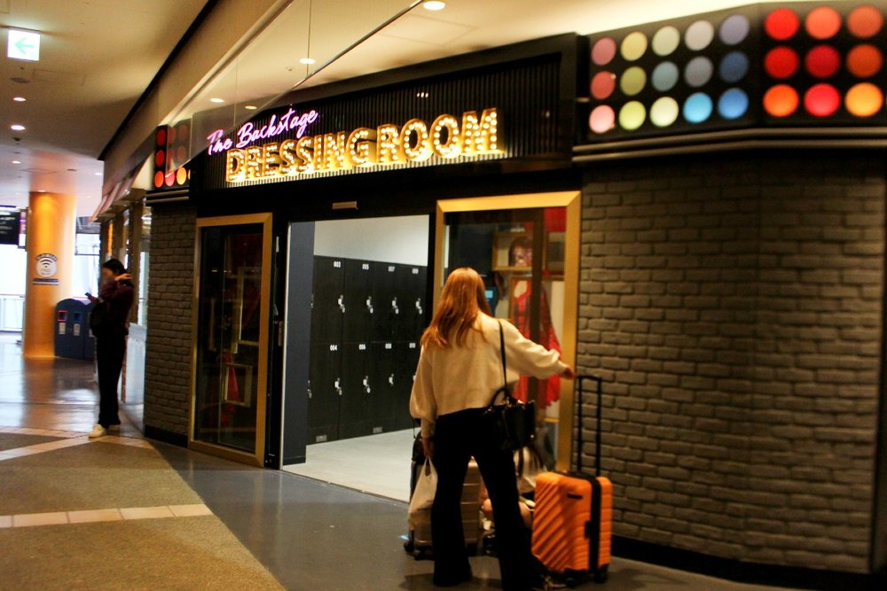 ユニバ：The Backstage Dressing Room