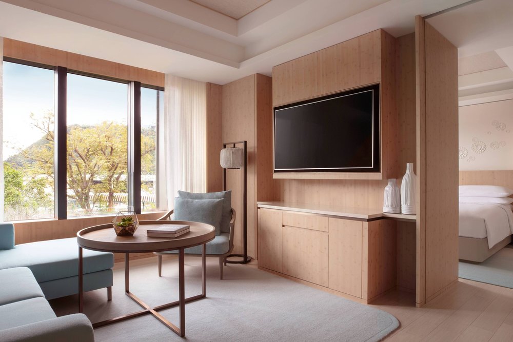 living area in suite at ocean park marriott hotel