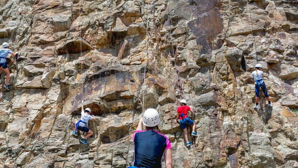 Feel the rush of rock climbing at Kangaroo Point Cliffs