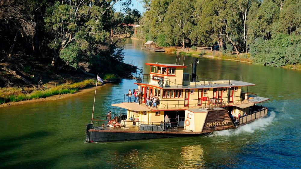 Feel like you’re back in time aboard a paddle steamer cruising through Murray River