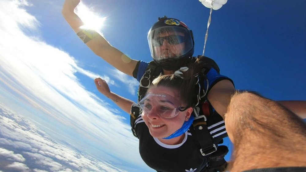 Conquer the Australian sky when you go skydiving! Credits: @chloehibbins1