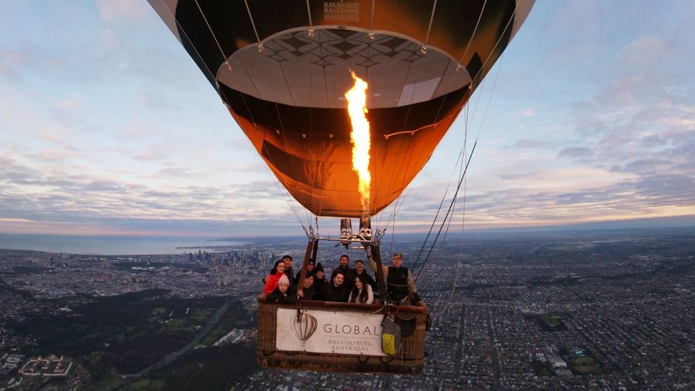 Hot air balloon rides are perfect for the whole family! Image credits: @angelagiakas on Instagram