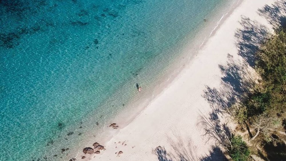 Avoid crowds at Hydeaway Bay. Image credits: @barefoot.wandering on Instagram