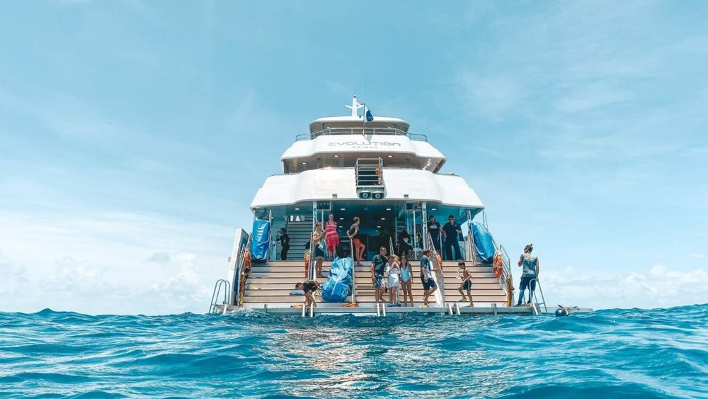 This diving tour takes you to two exclusive reef sites!